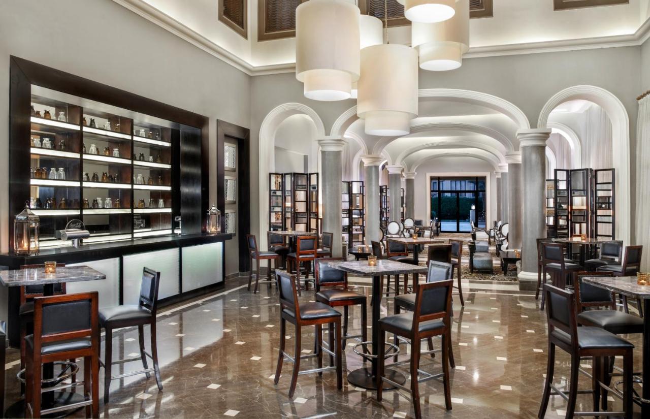 Jaz Aquamarine Hotel Hurghada Exterior foto The Bar