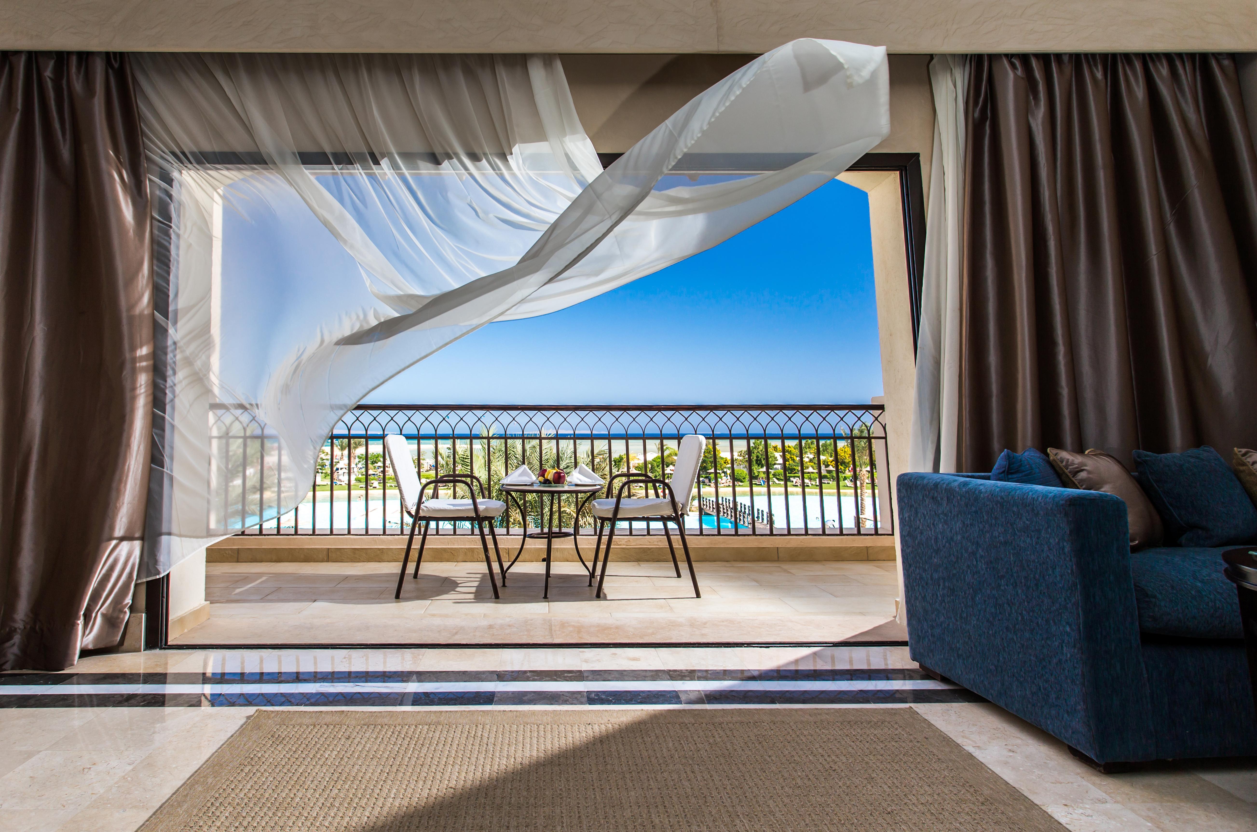 Jaz Aquamarine Hotel Hurghada Exterior foto A room at the hotel