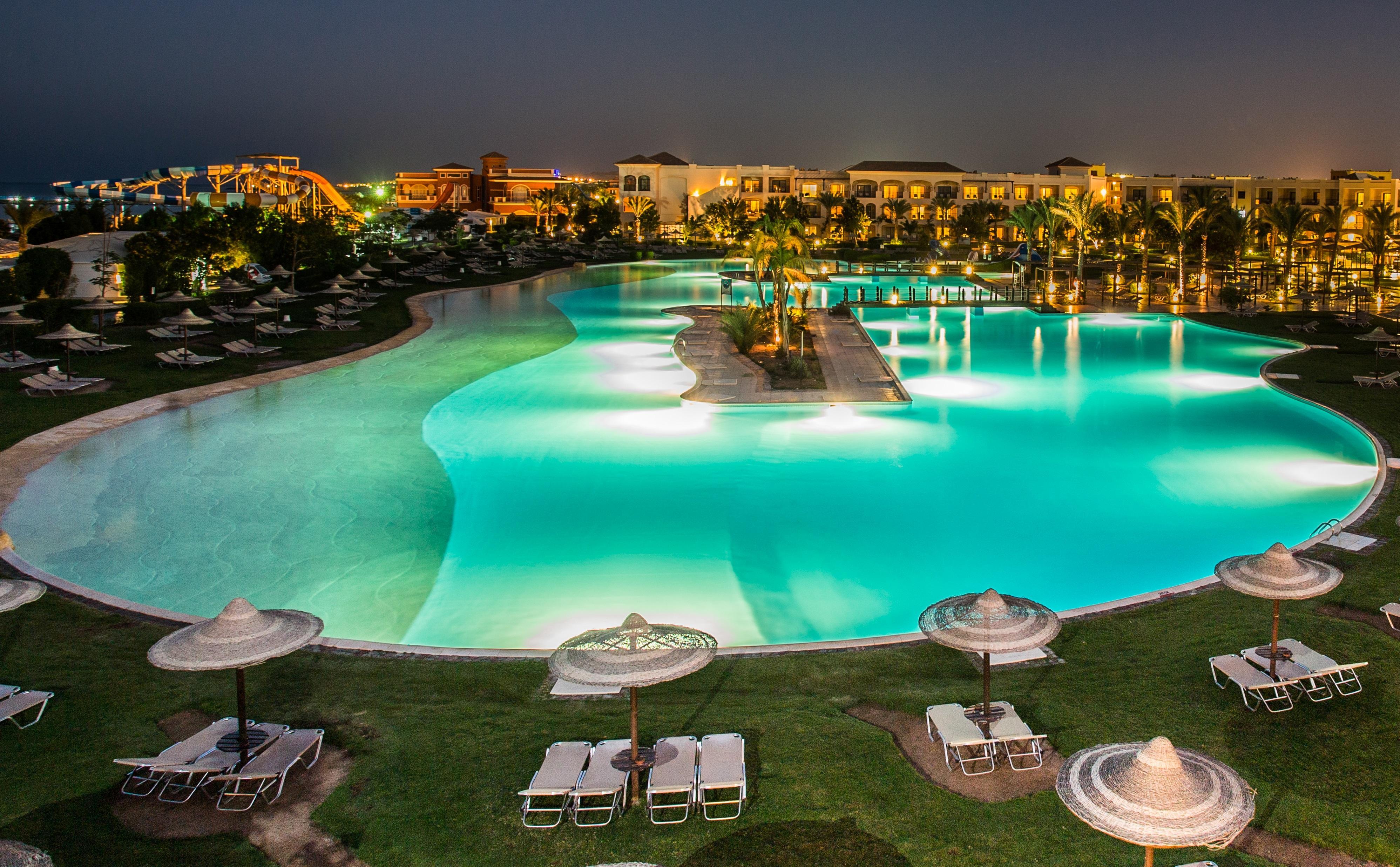 Jaz Aquamarine Hotel Hurghada Exterior foto The pool at the Hilton Sharm El Sheikh Resort