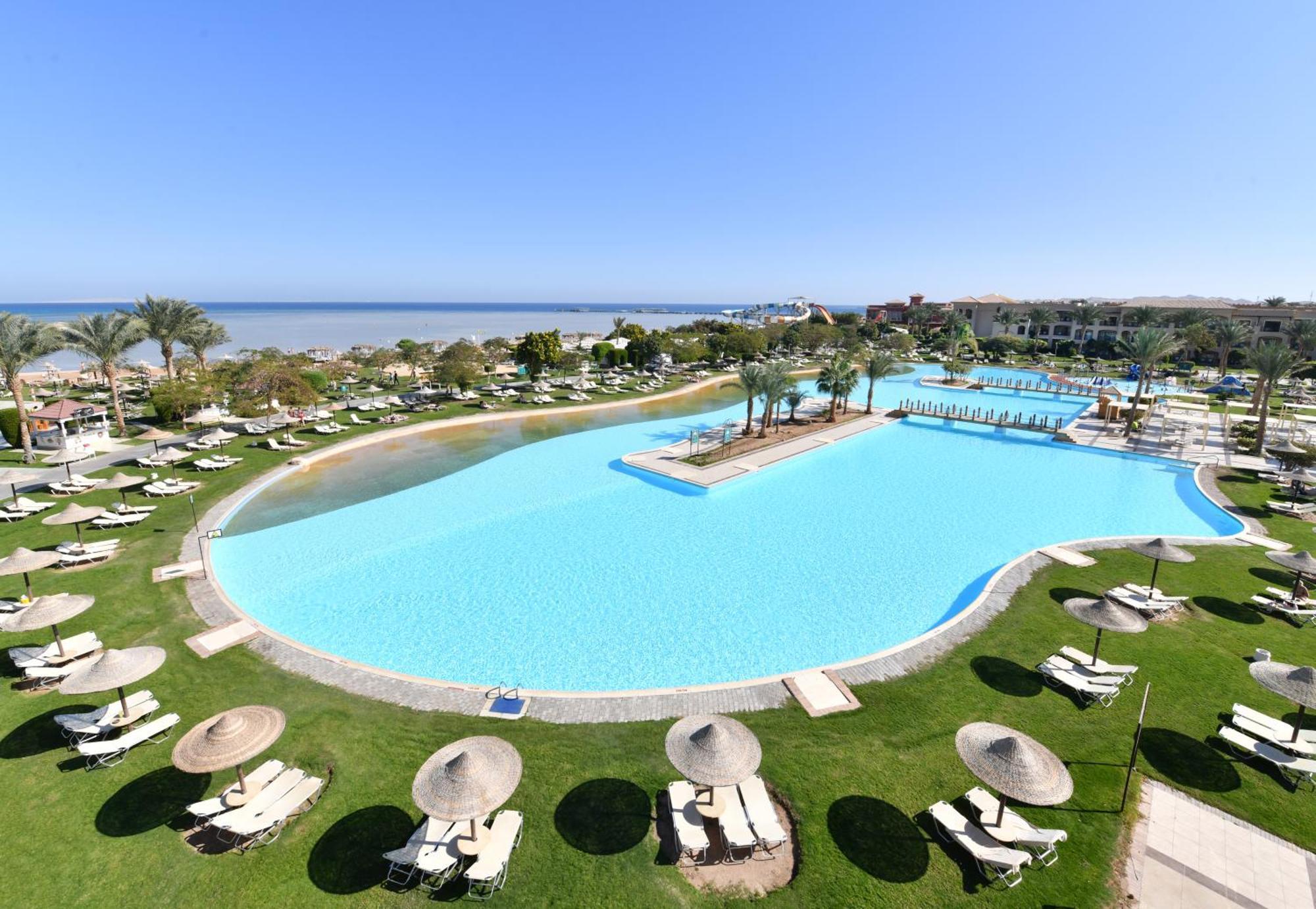 Jaz Aquamarine Hotel Hurghada Exterior foto Pool at the Grand Resort