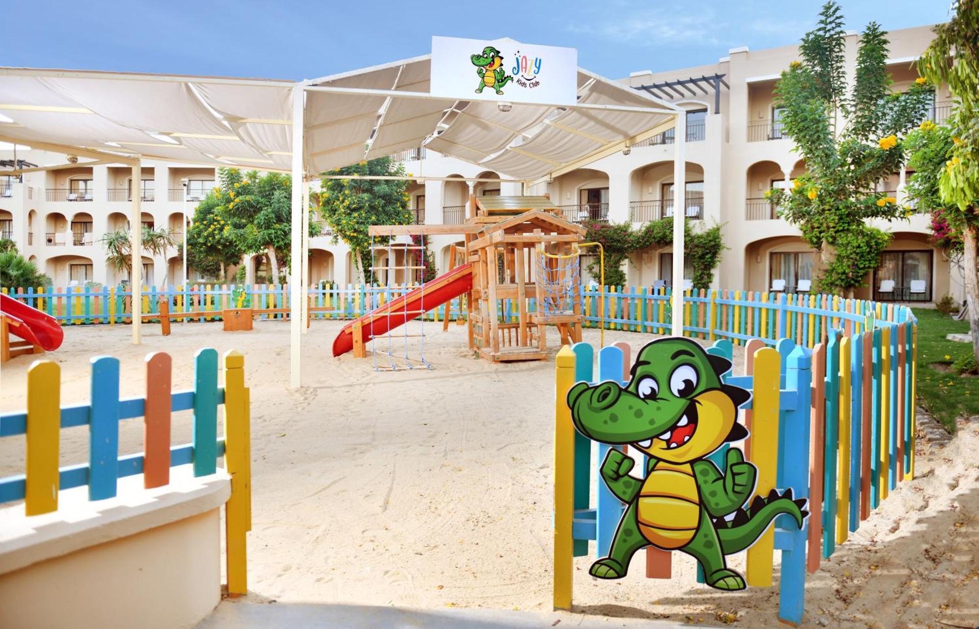 Jaz Aquamarine Hotel Hurghada Exterior foto The school's playground